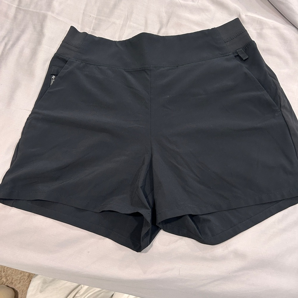 Athleta Black Wayfind Short - Women’s